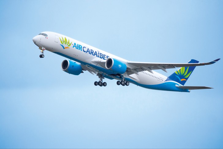 Авиакомпания Air Caraïbes маршрут Париж - Порт-о-Пренс - Санто-Доминго        