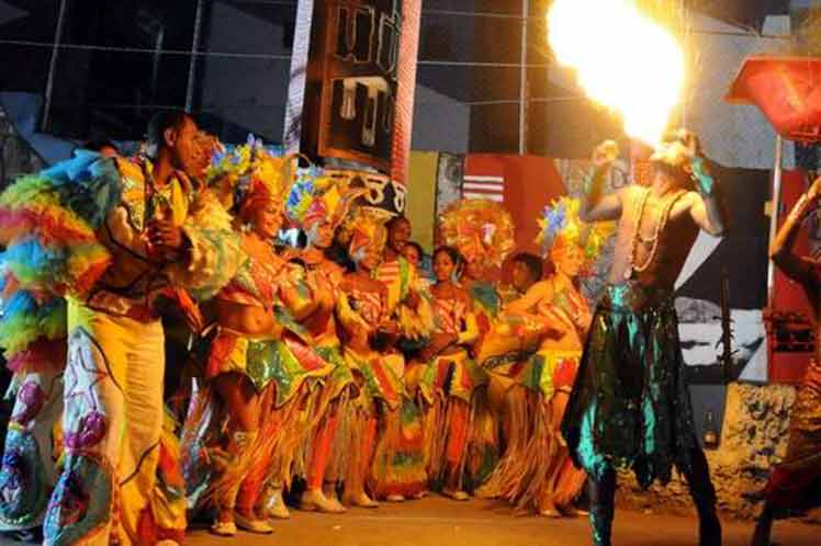 Фестиваль Огня Сантьяго-де-Куба Карибы
