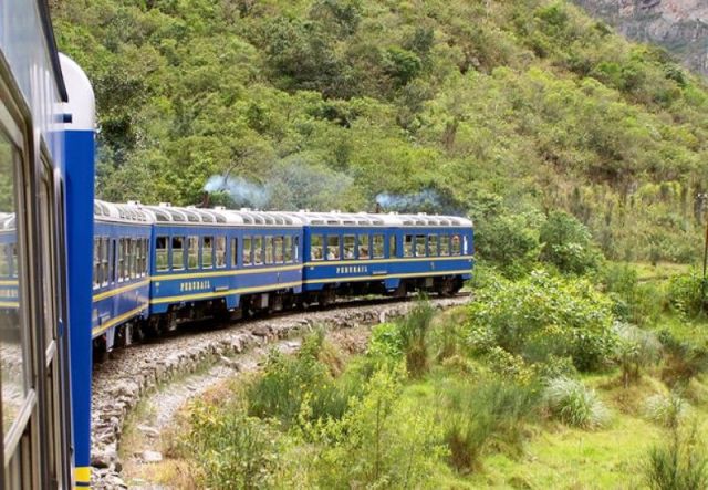 Компания Peru Rail, движение поездов, станции Сан-Педро и Порой, Куско
