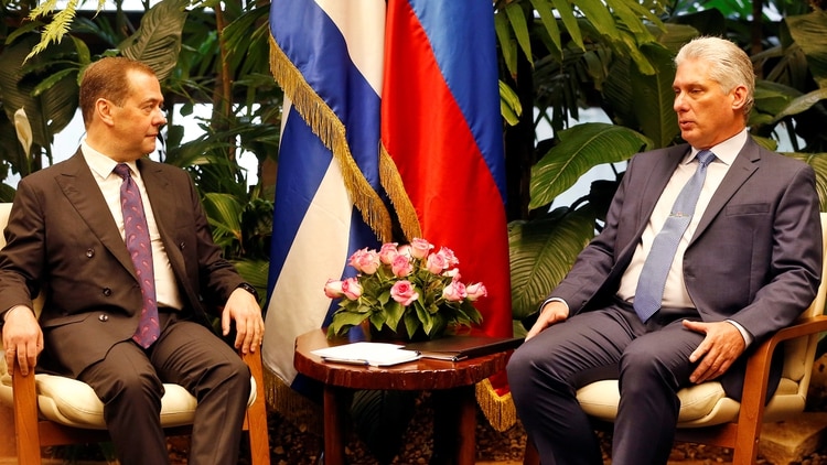 Встреча Медведева с Диас-Канелем