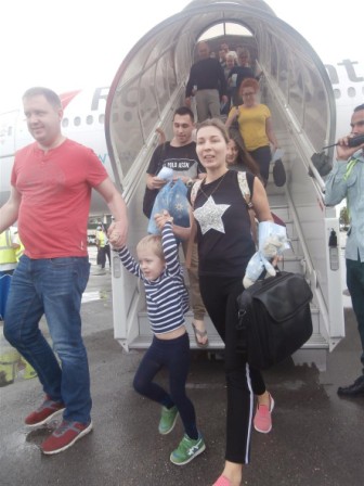 туристы России по прибытии в Ольгин
