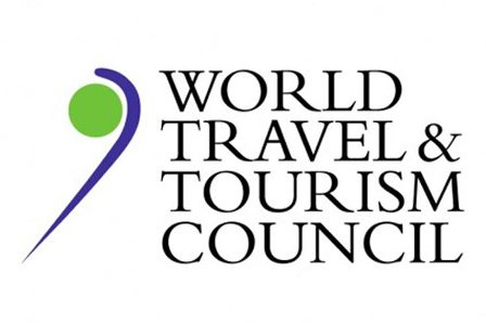 логотип Всемирного совета путешествий и туризма