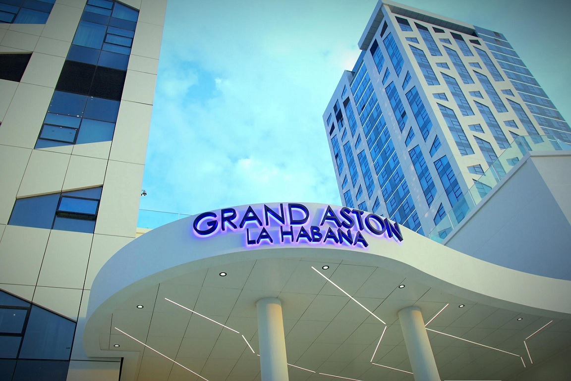 grand Aston