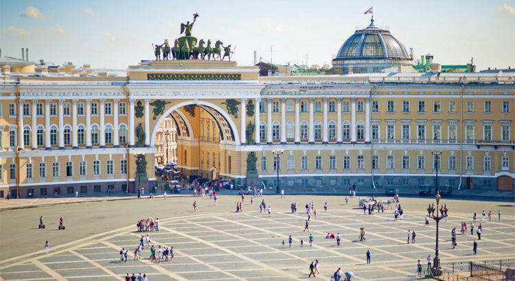 Зимний Дворец в Санкт-Петербурге