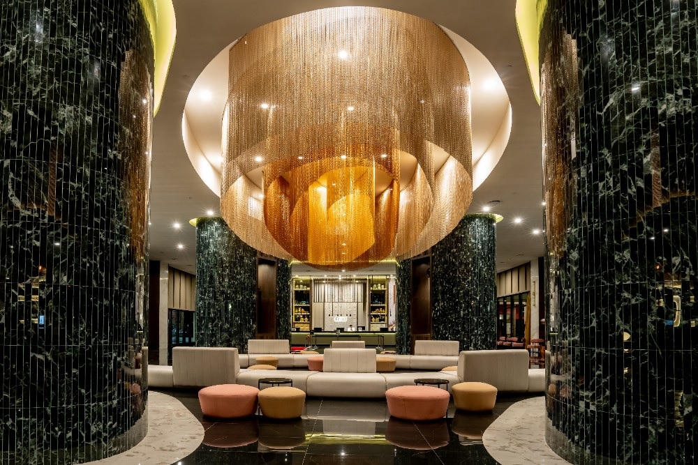 lobby hotel