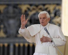 Папа Бенедикт XVI призывает бороться с сексуальным туризмом и трафиком людей