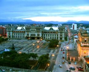 Гватемала принимает саммит инвесторов