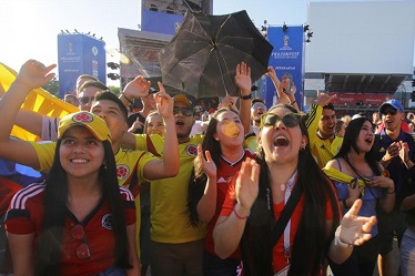 Более 11 тысяч колумбийцев сопровождают команду по футболу в Москве