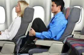 Юстиция США требует норм расстояния между сиденьями в самолетах
